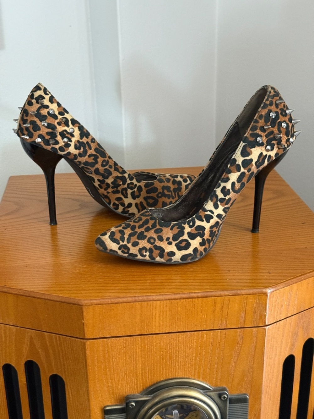 Women’s Shoes Size 7 - Picture 2 of 16
